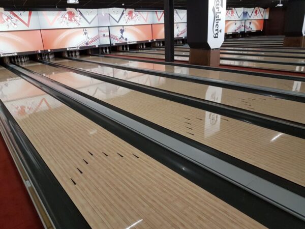 Brunswick GSX 2 lanes Bowling Available at Lithuanian