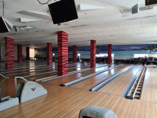 AMF 16 Bowling lanes on Sale in Lithuanian Europe